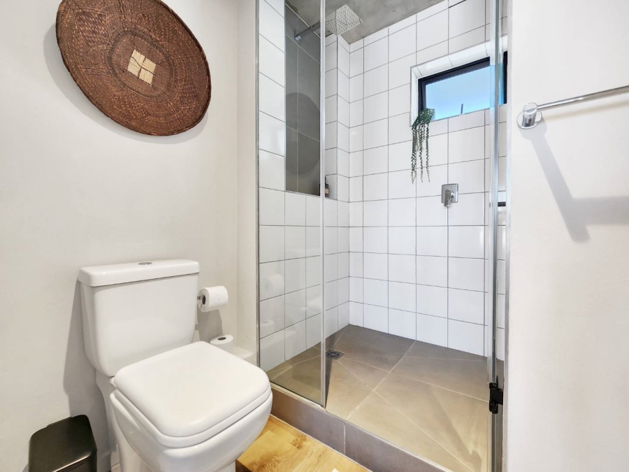 1 Bedroom Property for Sale in Sea Point Western Cape